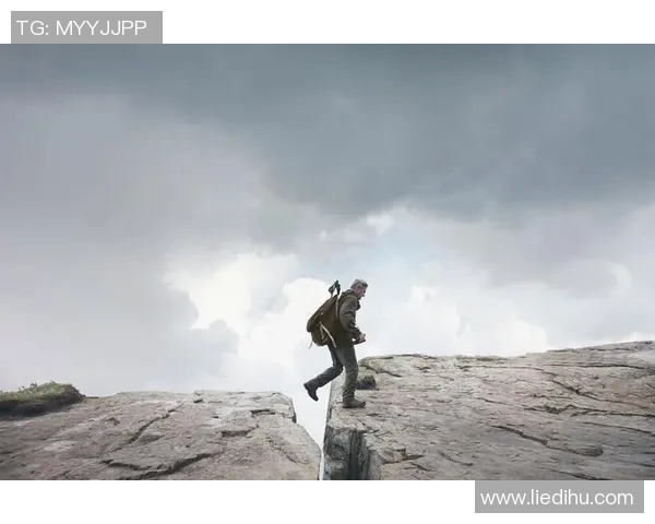 年轻球员留洋路途坎坷但勇敢前行挑战自我不断突破