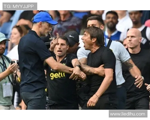 冲突升级！季后赛与教练发生激烈争执