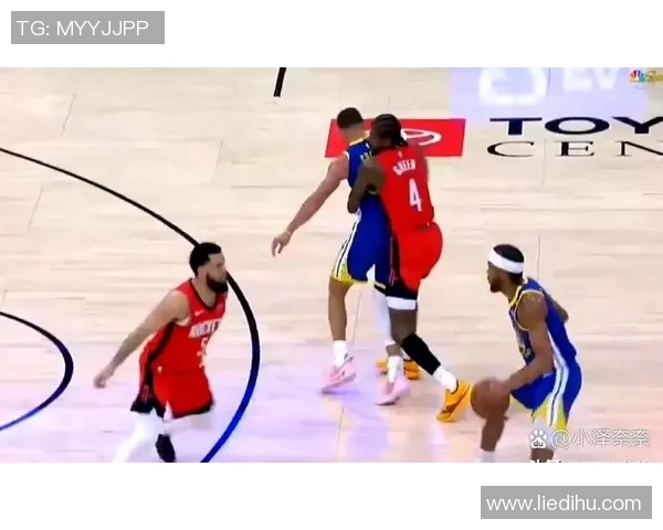 勇士赛场突发冲突裁判如何应对并保证比赛公平公正 勇士赛场突发冲突裁判如何应对并保证比赛公平公正